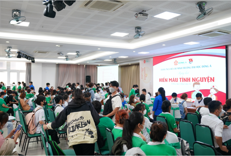 Dong A University: more than 1000 registrations for voluntary blood donation in the first phase in 2023